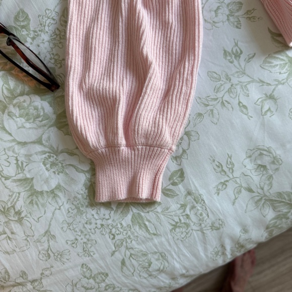 Lululemon pink sweater nwot. Size xs - Picture 3 of 4